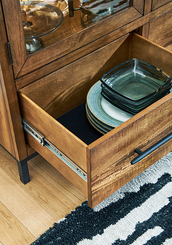 Steenlage - сервант